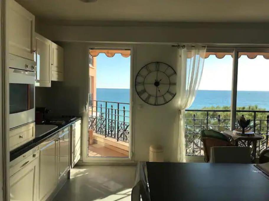 Апартаменты Victoria Bilocale Centro Citta E Vista Mare Ментона Экстерьер фото